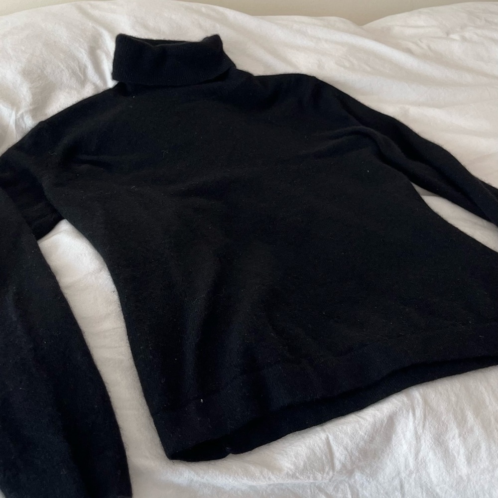 Black Cashmere Turtleneck Sweater